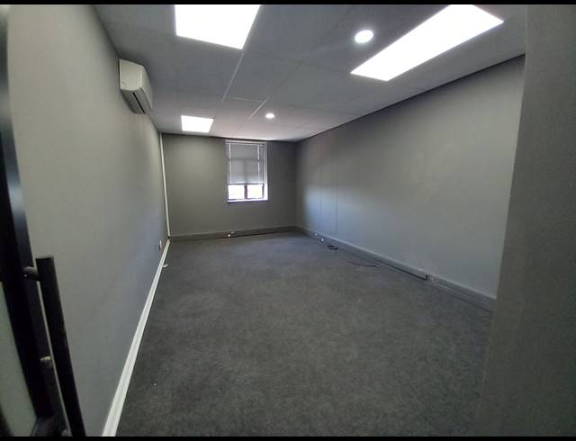 419M² OFFICE TO LET IN BRYANSTON